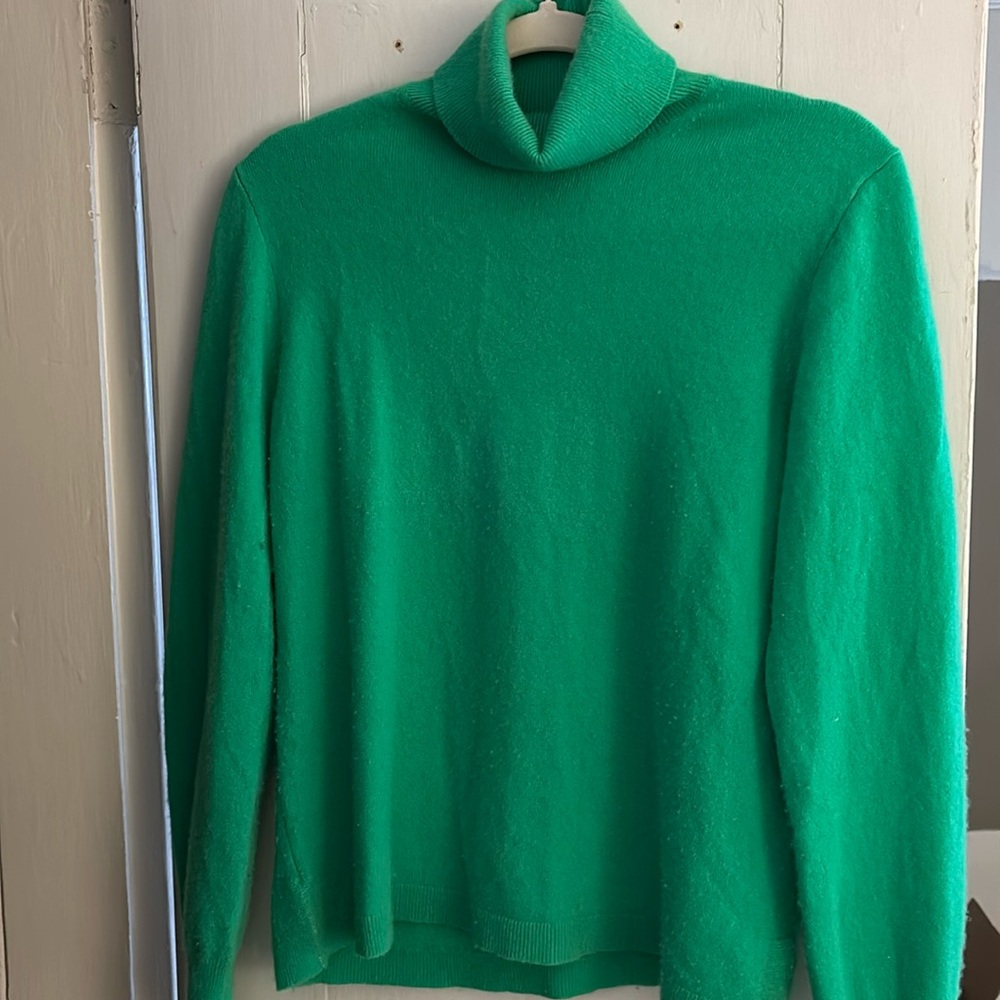 J. Crew green cashmere turtleneck